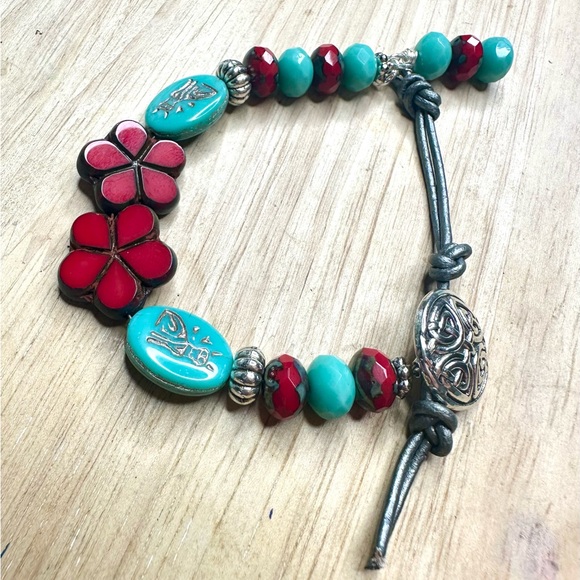 Bohemian Bracelet hand crafted with Red and turquoise Czech Glass Flowers - Picture 2 of 4
